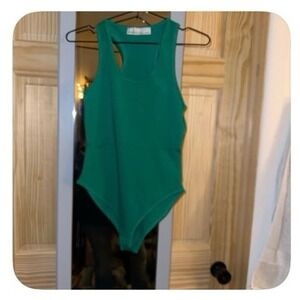 New ZENANA Vibrant Green
Racerback Sleeveless Bodysuit
Size Small